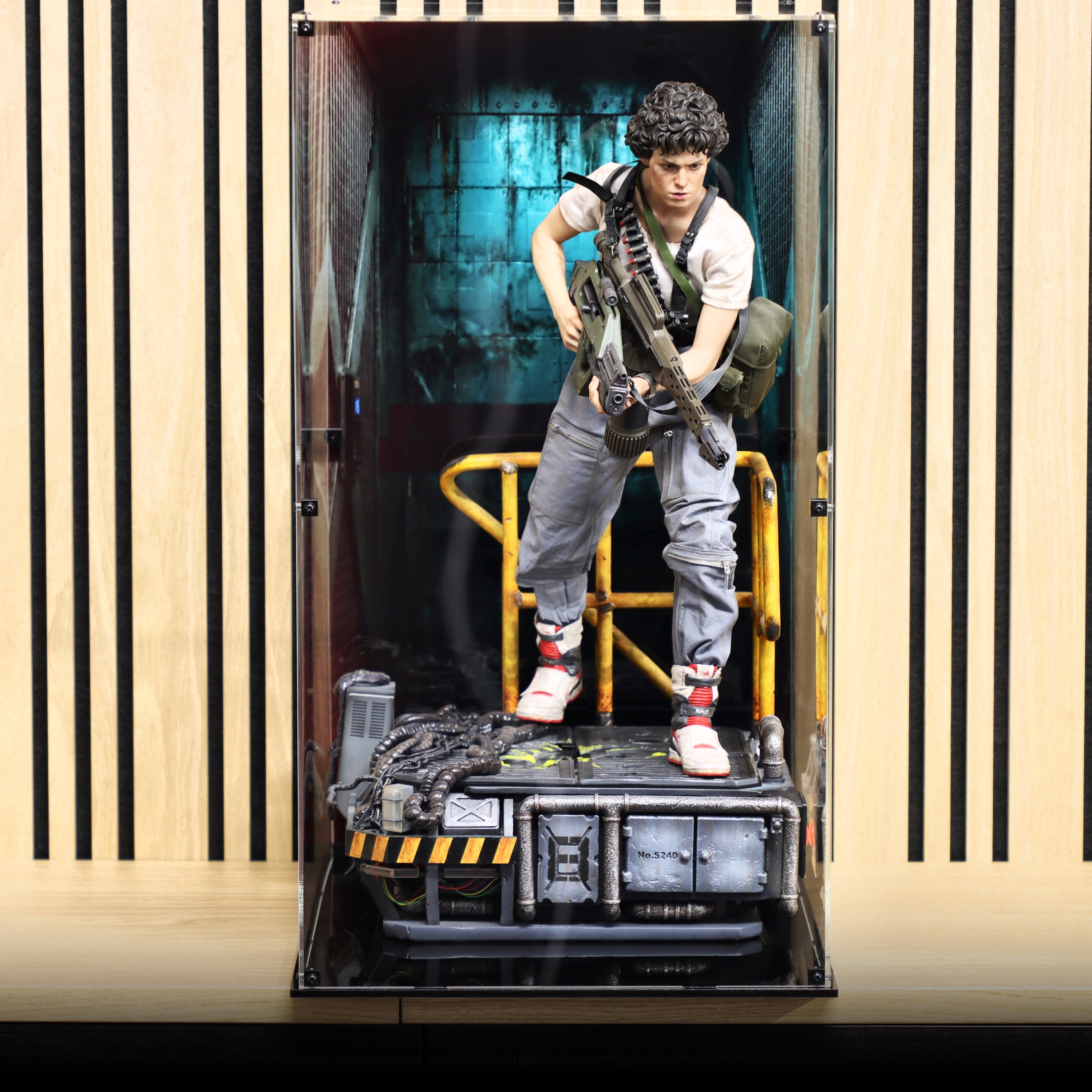 Display Case for Prime 1 Studio 1:4 Scale Ellen Ripley