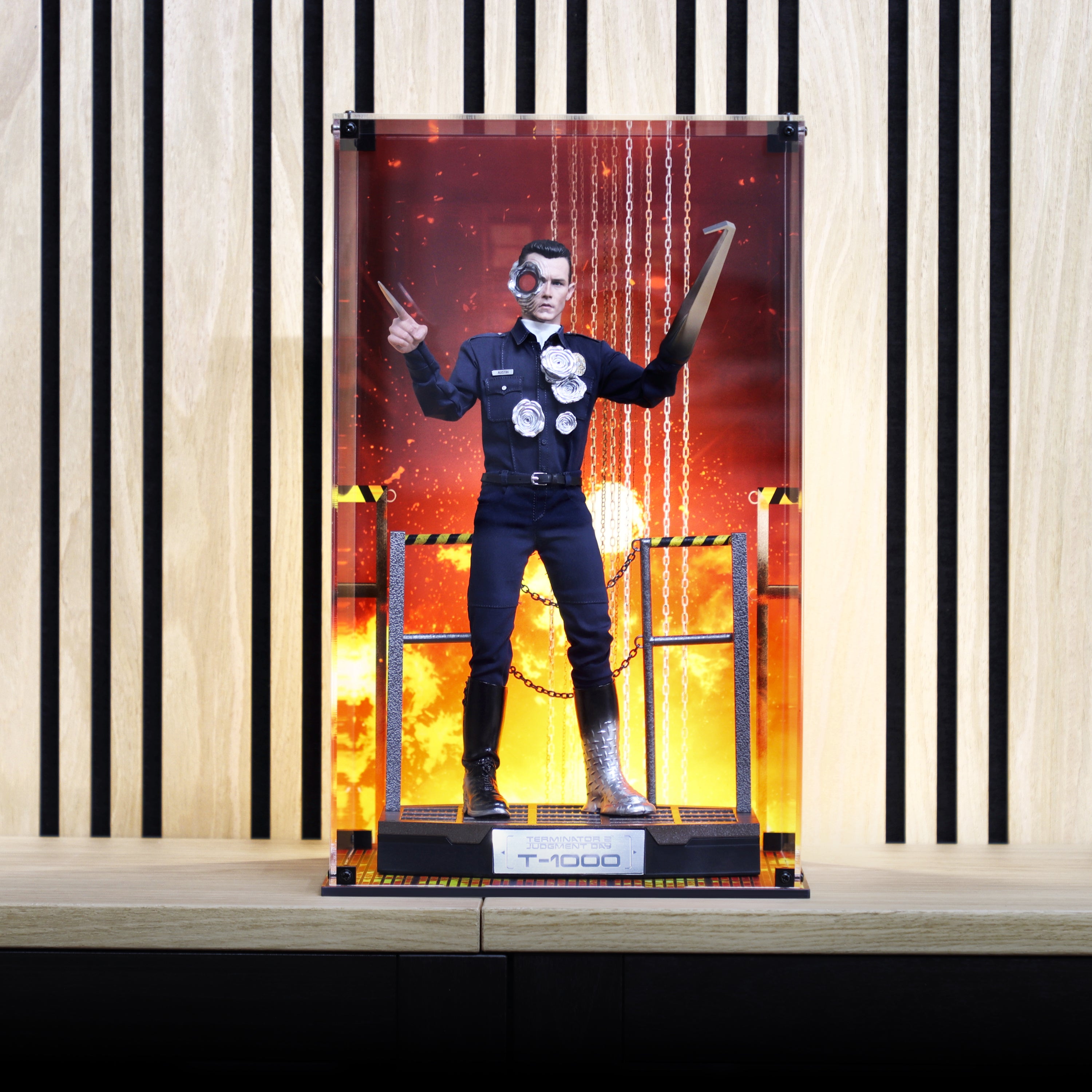 Display Case for Hot Toys Terminator T1000 Robert Patrick